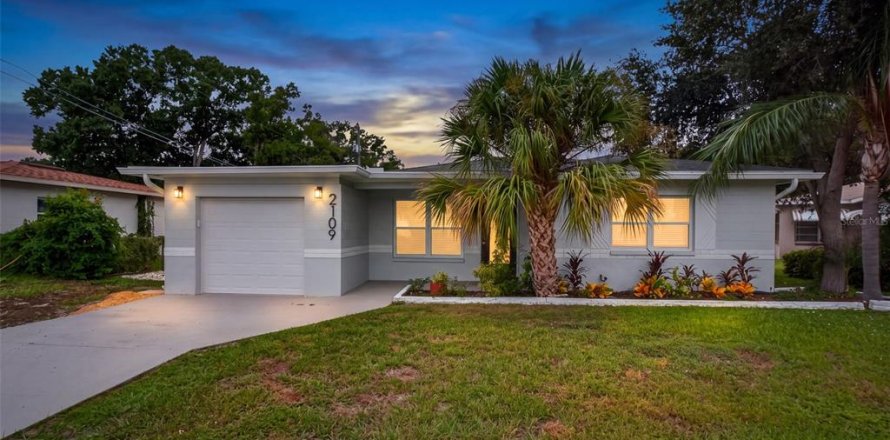 Villa ou maison à Gulfport, Floride 2 chambres, 96.9 m2 № 2405480