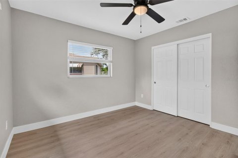 Villa ou maison à vendre à Gulfport, Floride: 2 chambres, 96.9 m2 № 2405480 - photo 23