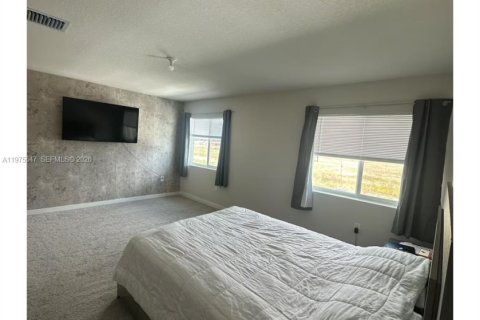 Townhouse in Florida City, Florida 3 bedrooms, 132.39 sq.m. № 2038512 - photo 21