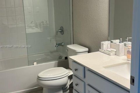 Townhouse in Florida City, Florida 3 bedrooms, 132.39 sq.m. № 2038512 - photo 3