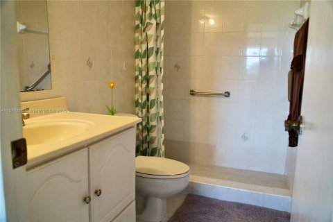 Condo in Pembroke Pines, Florida, 1 bedroom № 1936020 - photo 14