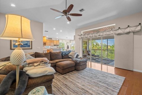 House in Hernando Beach, Florida 3 bedrooms, 158.49 sq.m. № 1736818 - photo 30