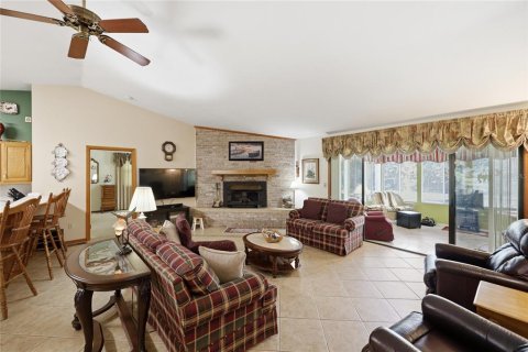 House in Melrose, Florida 3 bedrooms, 148.09 sq.m. № 2215642 - photo 13