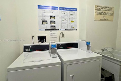Copropriété à vendre à Aventura, Floride: 2 chambres, 121.52 m2 № 1923089 - photo 17