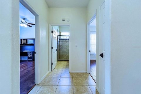 Villa ou maison à louer à Tampa, Floride: 3 chambres, 187.94 m2 № 2411576 - photo 18