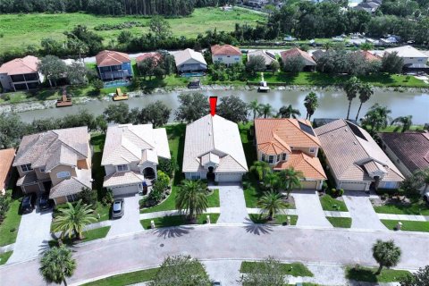 Villa ou maison à louer à Tampa, Floride: 3 chambres, 187.94 m2 № 2411576 - photo 6