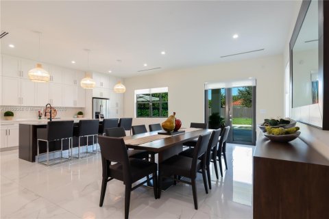 Casa en alquiler en Palmetto Bay, Florida, 4 dormitorios, 222.78 m2 № 1952169 - foto 7
