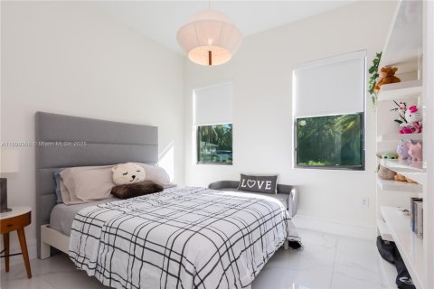 Casa en alquiler en Palmetto Bay, Florida, 4 dormitorios, 222.78 m2 № 1952169 - foto 11