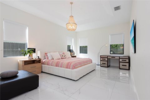 Casa en alquiler en Palmetto Bay, Florida, 4 dormitorios, 222.78 m2 № 1952169 - foto 20