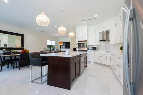 Casa en alquiler en Palmetto Bay, Florida, 4 dormitorios, 222.78 m2 № 1952169 - foto 10