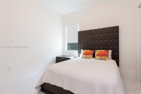 Casa en alquiler en Palmetto Bay, Florida, 4 dormitorios, 222.78 m2 № 1952169 - foto 16