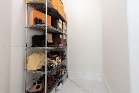 Casa en alquiler en Palmetto Bay, Florida, 4 dormitorios, 222.78 m2 № 1952169 - foto 27