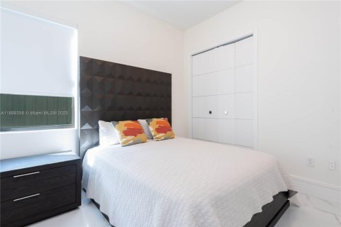 Casa en alquiler en Palmetto Bay, Florida, 4 dormitorios, 222.78 m2 № 1952169 - foto 17