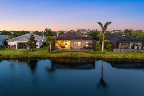 House in Lakewood Ranch, Florida 3 bedrooms, 228.91 sq.m. № 1659245 - photo 6