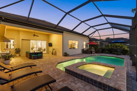 House in Lakewood Ranch, Florida 3 bedrooms, 228.91 sq.m. № 1659245 - photo 4