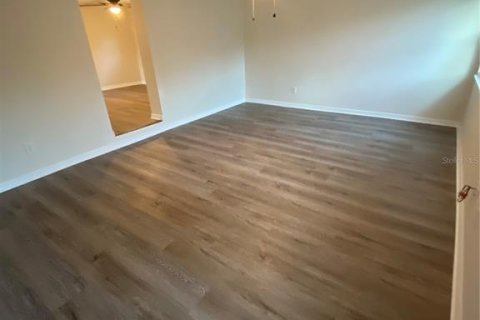 Casa en alquiler en Eustis, Florida, 3 dormitorios, 137.5 m2 № 2299620 - foto 3