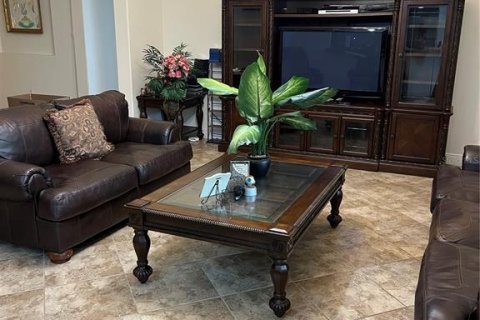Casa en venta en Kissimmee, Florida, 5 dormitorios, 267.65 m2 № 1683086 - foto 6