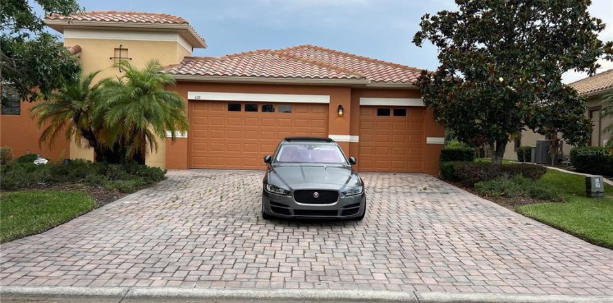 Casa en Kissimmee, Florida 5 dormitorios, 267.65 m2 № 1683086