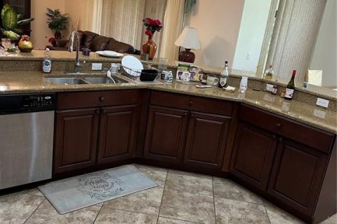 Casa en venta en Kissimmee, Florida, 5 dormitorios, 267.65 m2 № 1683086 - foto 11