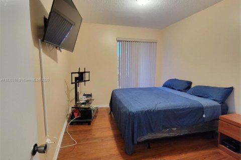 Condo in Pembroke Pines, Florida, 3 bedrooms  № 1806042 - photo 17