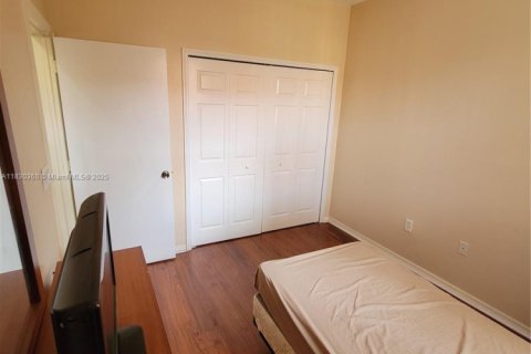 Condo in Pembroke Pines, Florida, 3 bedrooms  № 1806042 - photo 23