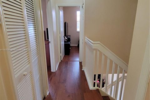 Condo in Pembroke Pines, Florida, 3 bedrooms  № 1806042 - photo 20