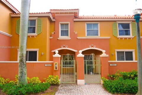 Condo in Pembroke Pines, Florida, 3 bedrooms  № 1806042 - photo 2