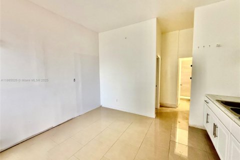 Villa ou maison à louer à Hollywood, Floride: 1 chambre, 28.99 m2 № 1893562 - photo 3