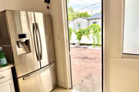 Villa ou maison à louer à Hollywood, Floride: 1 chambre, 28.99 m2 № 1893562 - photo 4