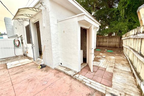 Villa ou maison à louer à Hollywood, Floride: 1 chambre, 28.99 m2 № 1893562 - photo 7