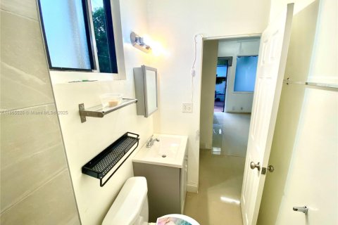 Villa ou maison à louer à Hollywood, Floride: 1 chambre, 28.99 m2 № 1893562 - photo 9