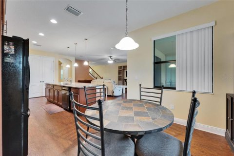 House in Riverview, Florida 4 bedrooms, 312.24 sq.m. № 1800080 - photo 23