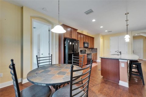 Купить виллу или дом в Ривервью, Флорида 6 комнат, 312.24м2, № 1800080 - фото 24