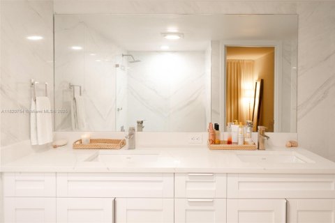 Condominio en venta en Pompano Beach, Florida, 2 dormitorios, 102.19 m2 № 1954267 - foto 17