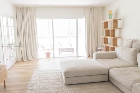 Condominio en venta en Pompano Beach, Florida, 2 dormitorios, 102.19 m2 № 1954267 - foto 12