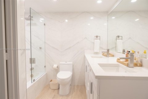 Condominio en venta en Pompano Beach, Florida, 2 dormitorios, 102.19 m2 № 1954267 - foto 18