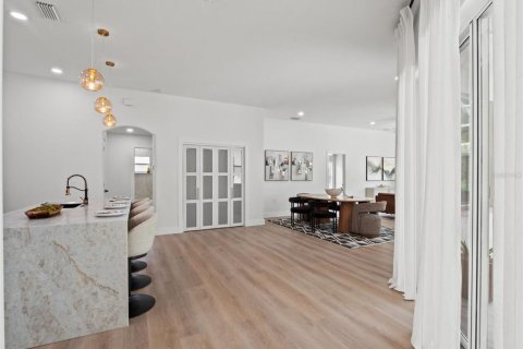 Casa en venta en Fish Hawk, Florida, 5 dormitorios, 285.95 m2 № 2383778 - foto 15