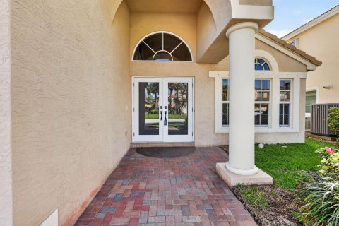 House in Stuart, Florida 4 bedrooms, 206.06 sq.m. № 2348542 - photo 9