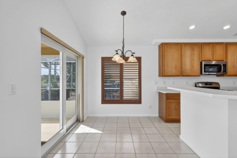 House in Stuart, Florida 4 bedrooms, 206.06 sq.m. № 2348542 - photo 18