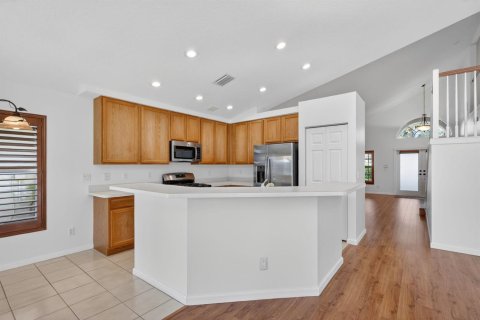 House in Stuart, Florida 4 bedrooms, 206.06 sq.m. № 2348542 - photo 19