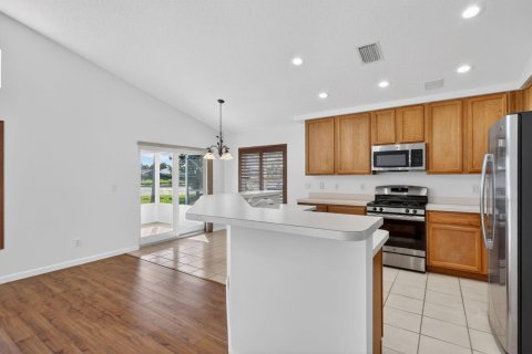 House in Stuart, Florida 4 bedrooms, 206.06 sq.m. № 2348542 - photo 25