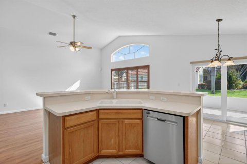 House in Stuart, Florida 4 bedrooms, 206.06 sq.m. № 2348542 - photo 23