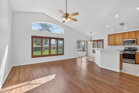 House in Stuart, Florida 4 bedrooms, 206.06 sq.m. № 2348542 - photo 15