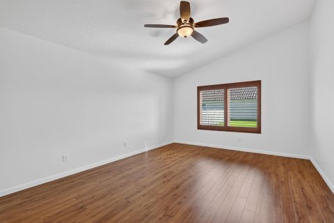 House in Stuart, Florida 4 bedrooms, 206.06 sq.m. № 2348542 - photo 27