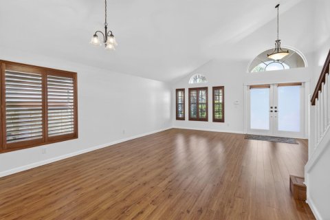 House in Stuart, Florida 4 bedrooms, 206.06 sq.m. № 2348542 - photo 13