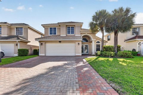 House in Stuart, Florida 4 bedrooms, 206.06 sq.m. № 2348542