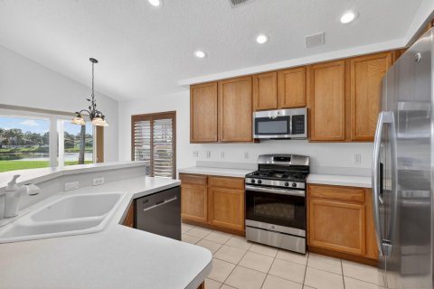 House in Stuart, Florida 4 bedrooms, 206.06 sq.m. № 2348542 - photo 4