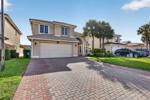 House in Stuart, Florida 4 bedrooms, 206.06 sq.m. № 2348542 - photo 8