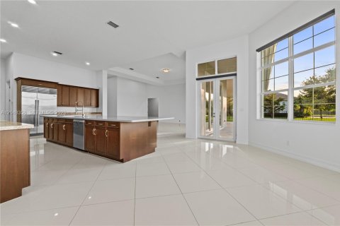 House in Davie, Florida 5 bedrooms, 479 sq.m. № 2261040 - photo 15