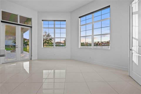 House in Davie, Florida 5 bedrooms, 479 sq.m. № 2261040 - photo 16